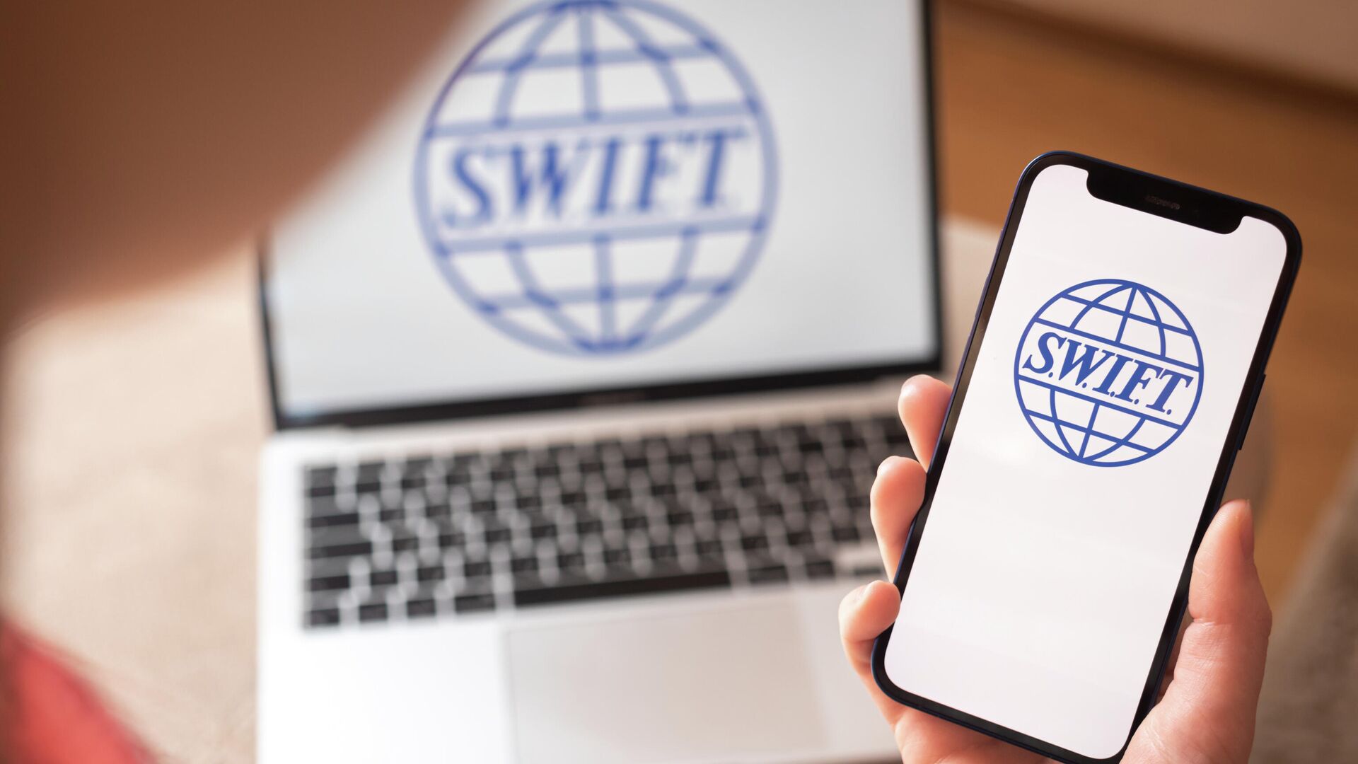 SWIFT в 2025: Ключевые изменения, новые требования и оптимизация переводов - 1